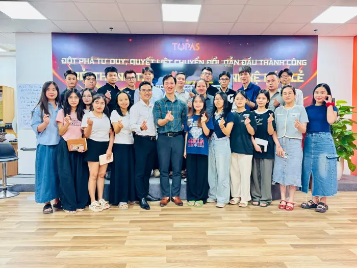 Ảnh tập thể sau chương trình đào tạo nội bộ